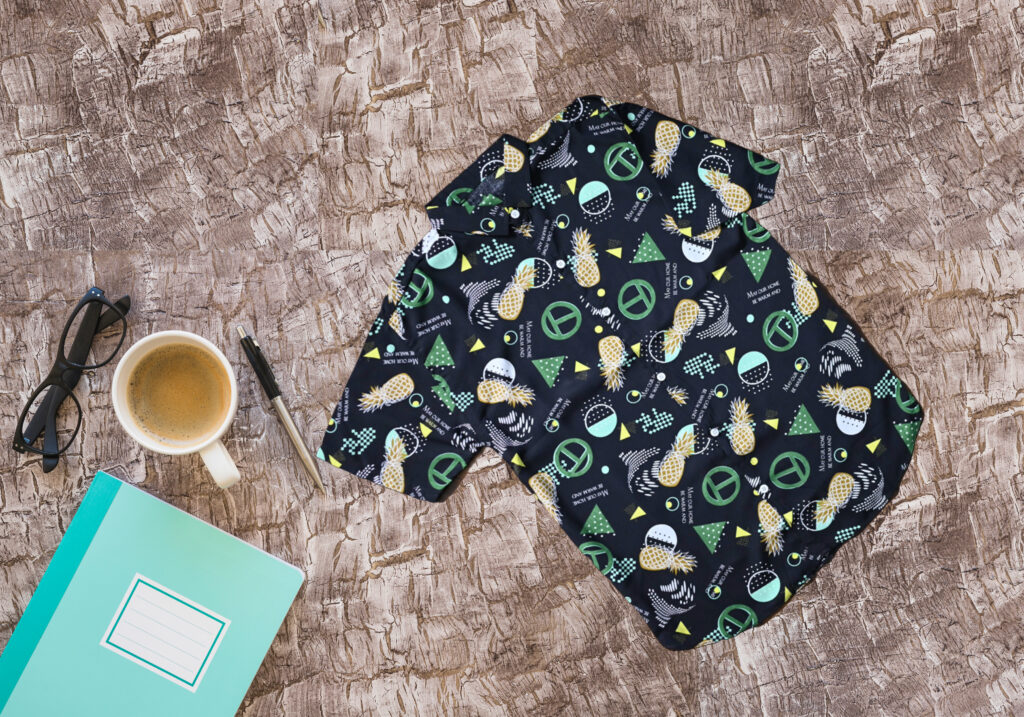 MEN'S PRINTED BLACK & GREEN T.SHIRT